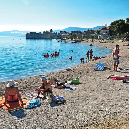1 Bedroom Beautiful In Kastel Gomilica Kaštela